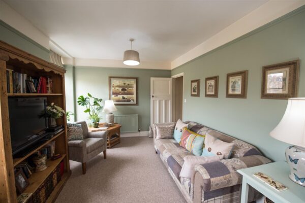 Upper East Hayes, Walcot