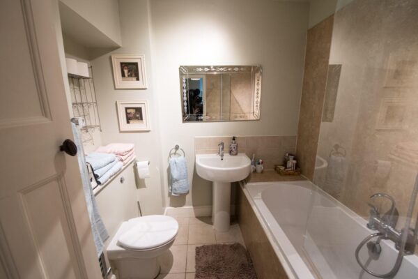 Upper East Hayes, Walcot