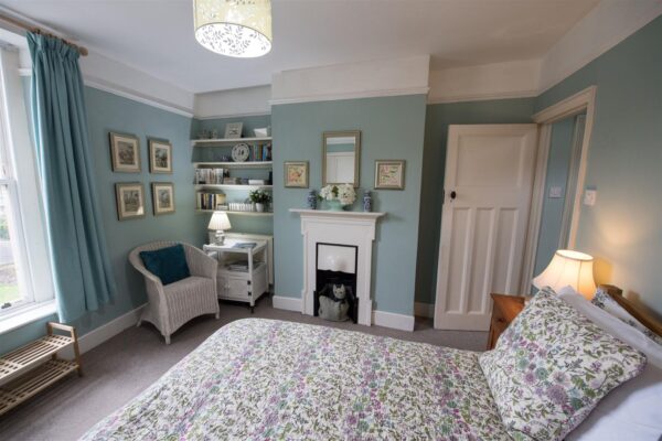 Upper East Hayes, Walcot