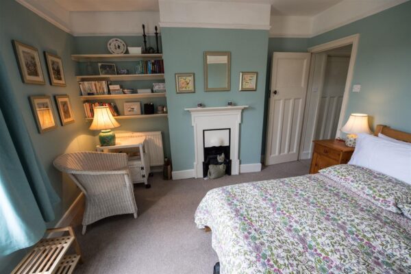 Upper East Hayes, Walcot