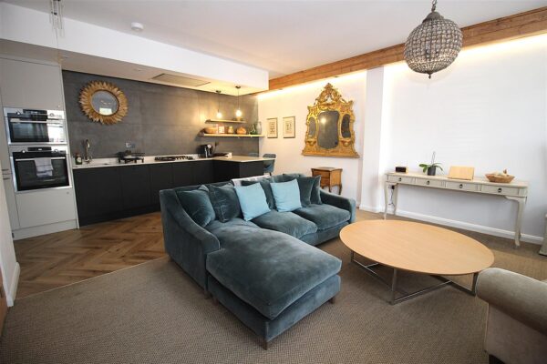 Monmouth Place, City Centre, Bath